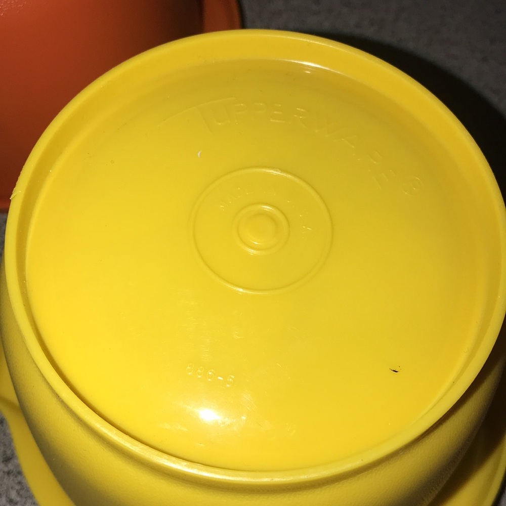Two Vintage Tupperware plastic bowls - Picture 4 of 12